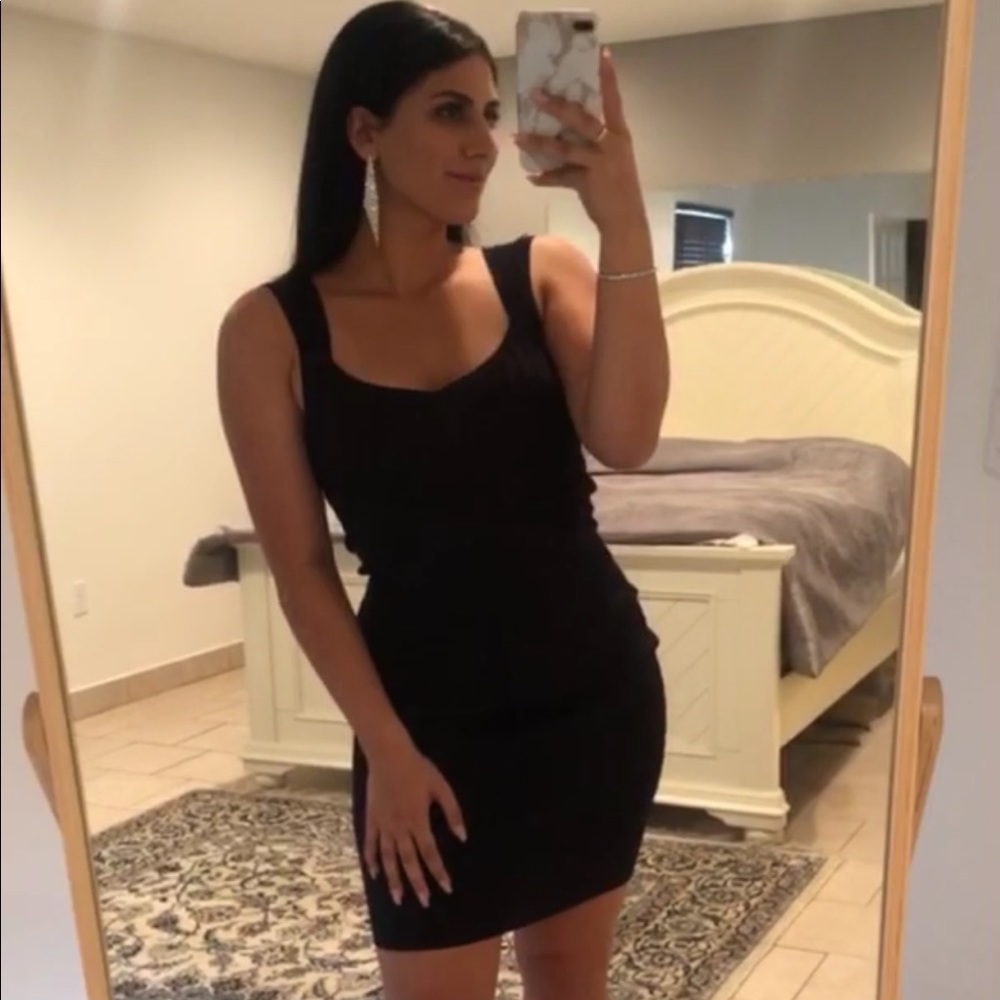 Guess Black Bodycon Dress- size 4- LIKE NEW